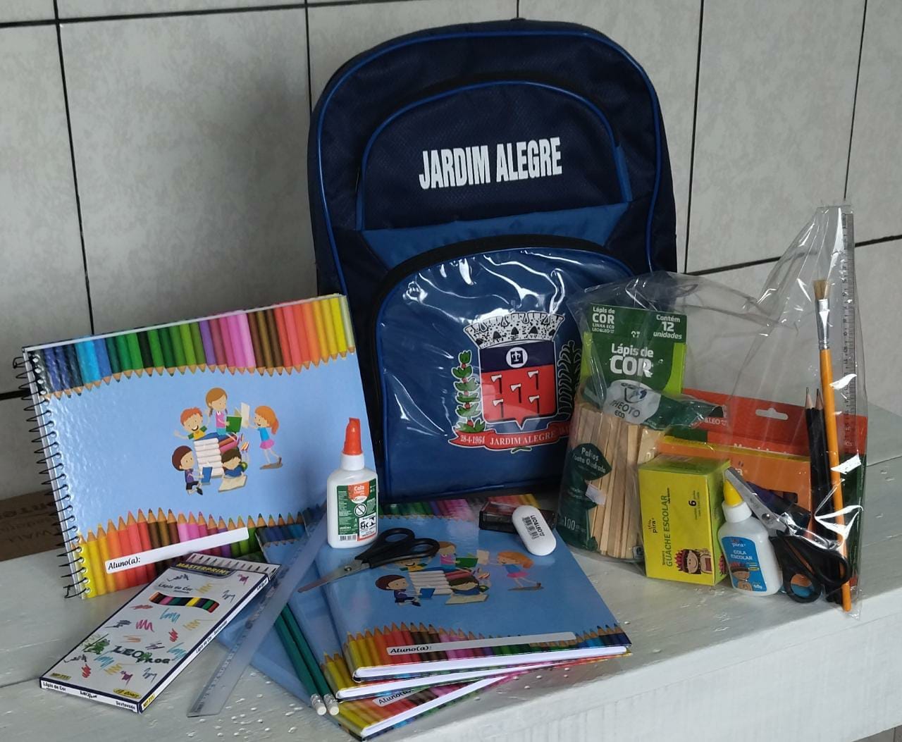Aquisição de materiais escolares para todos os alunos da Educação Infantil e Ensino Fundamental 