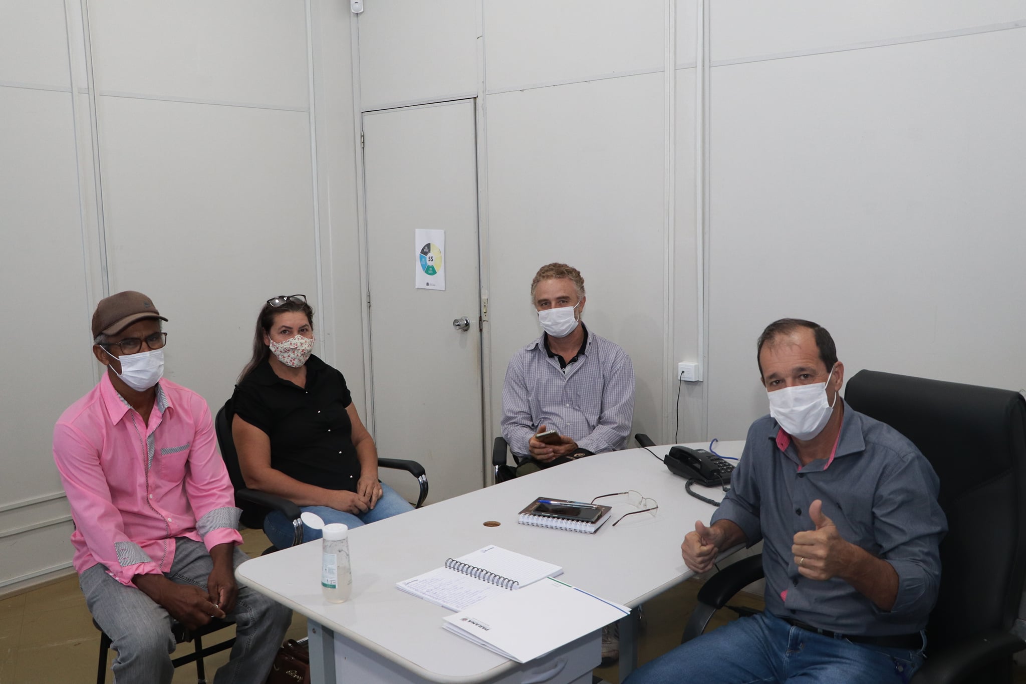 Dirigentes da COCAVI apresentam o projeto Agroindústria de Beneficiamento de Ovos Caipiras e Caipir