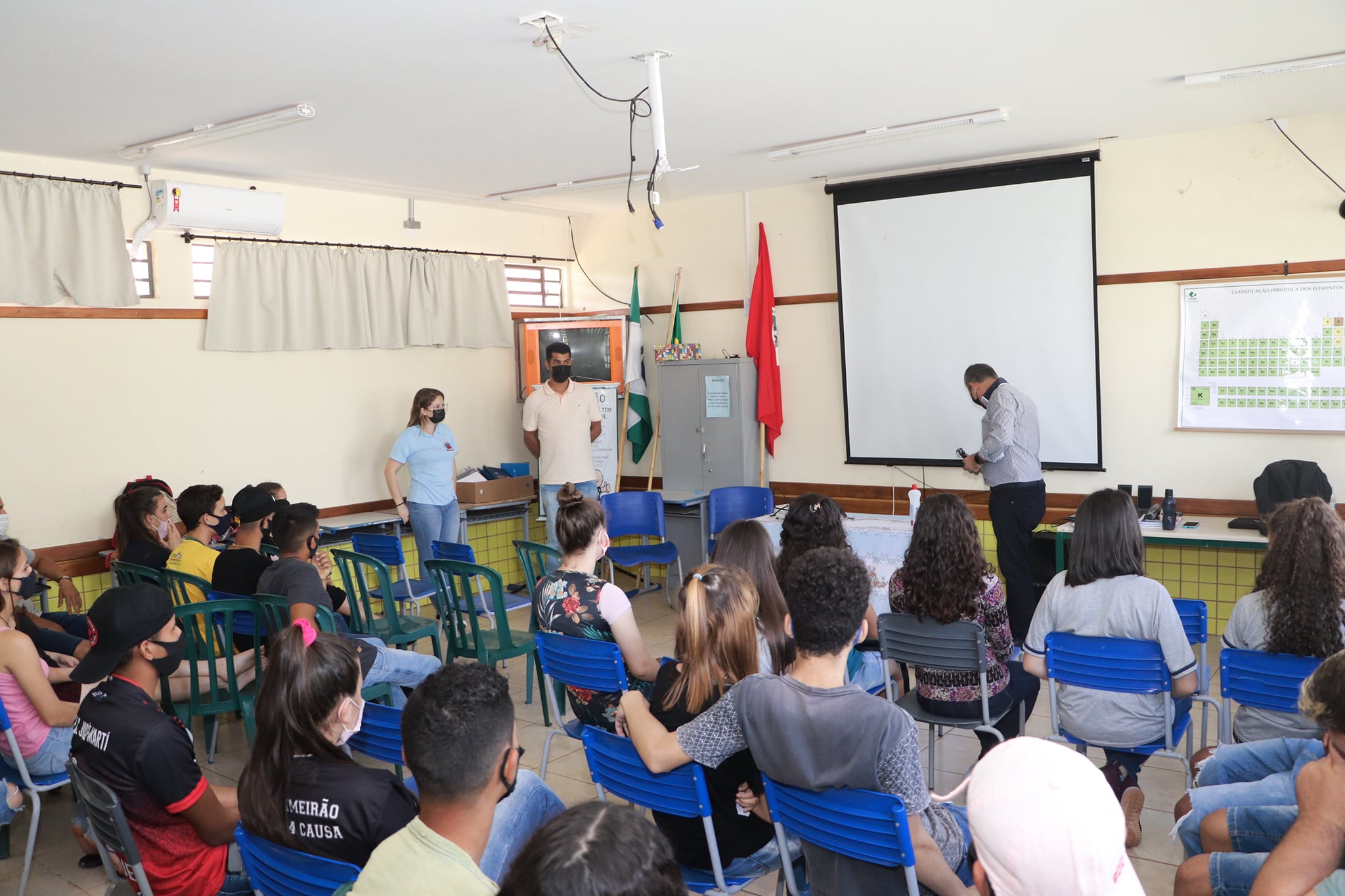 Palestra sobre empreendedorismo no Colégio Estadual do Campo José Martí
