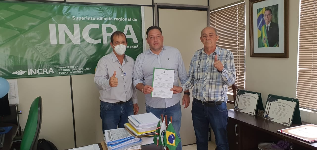 Termo de sessão de uso de área para a instalação de uma academia no Assentamento 8 de Abril