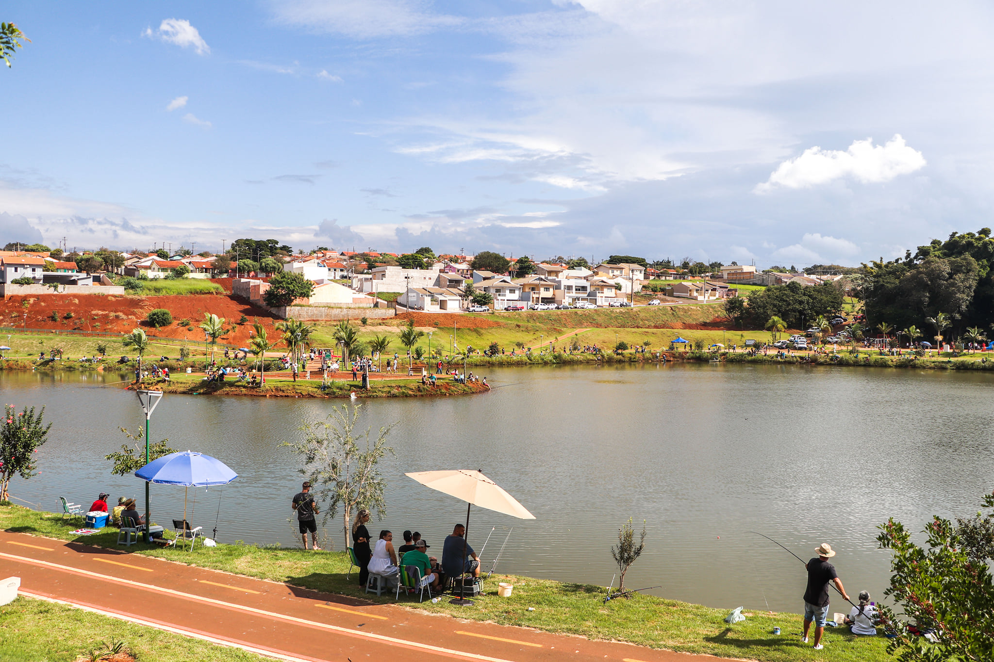Pesca no Lago Municipal Ângelo Santini