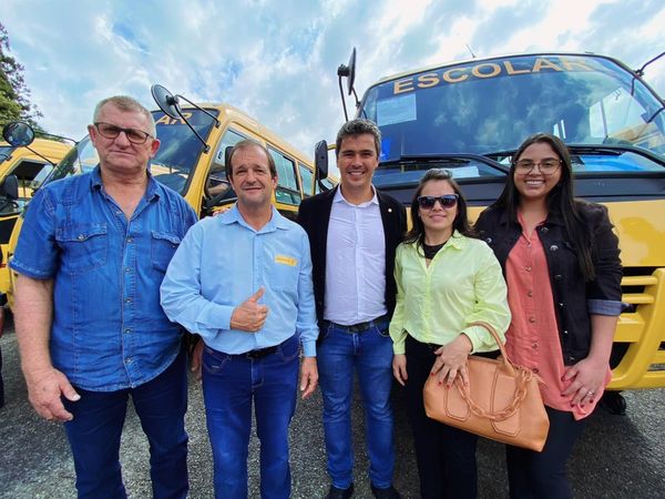 Prefeitura de Jardim Alegre adquire um novo veículo para o transporte escolar do município