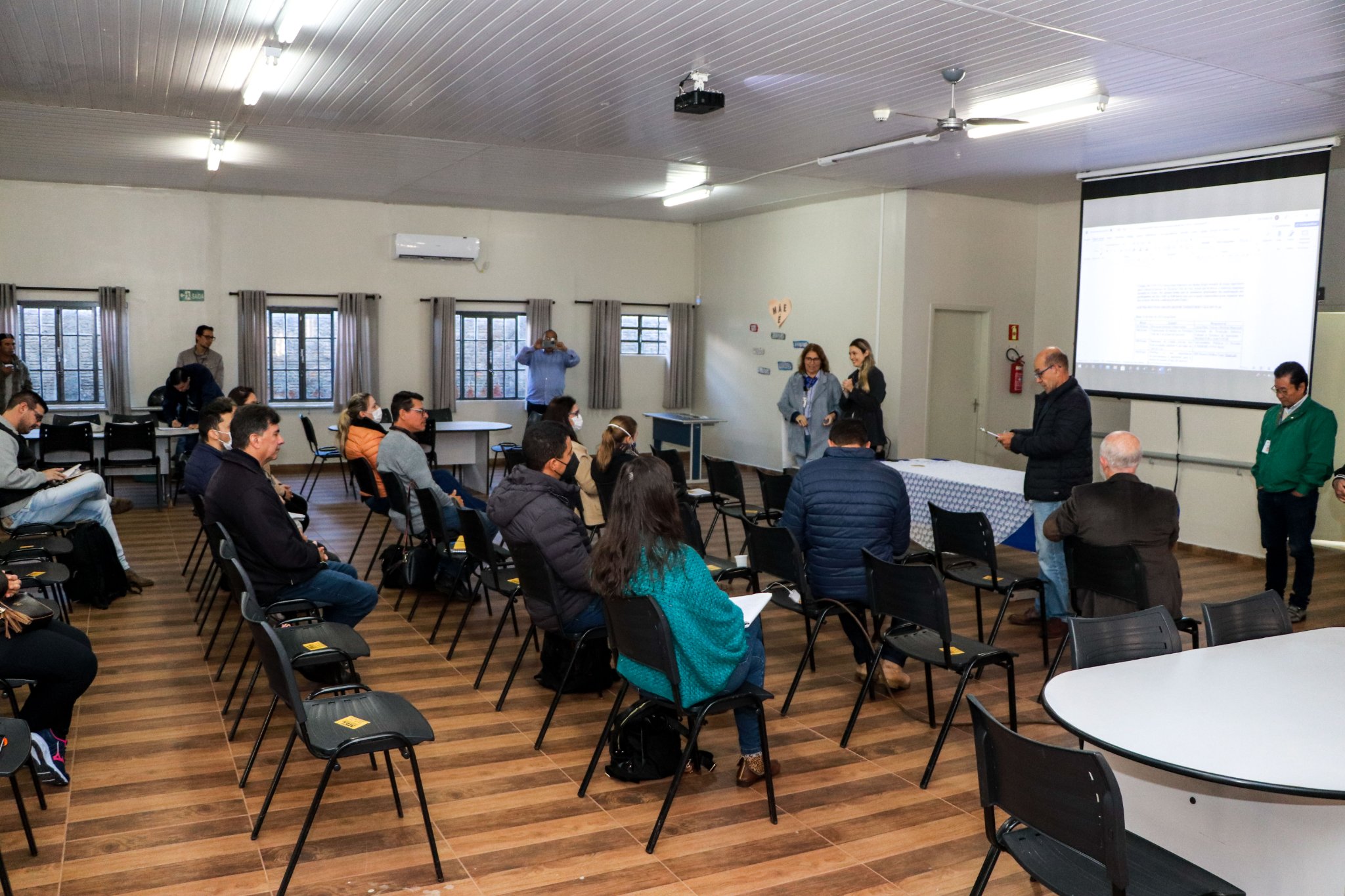 Reunião ordinária discute turismo rural e o desenvolvimento da apicultura sustentável