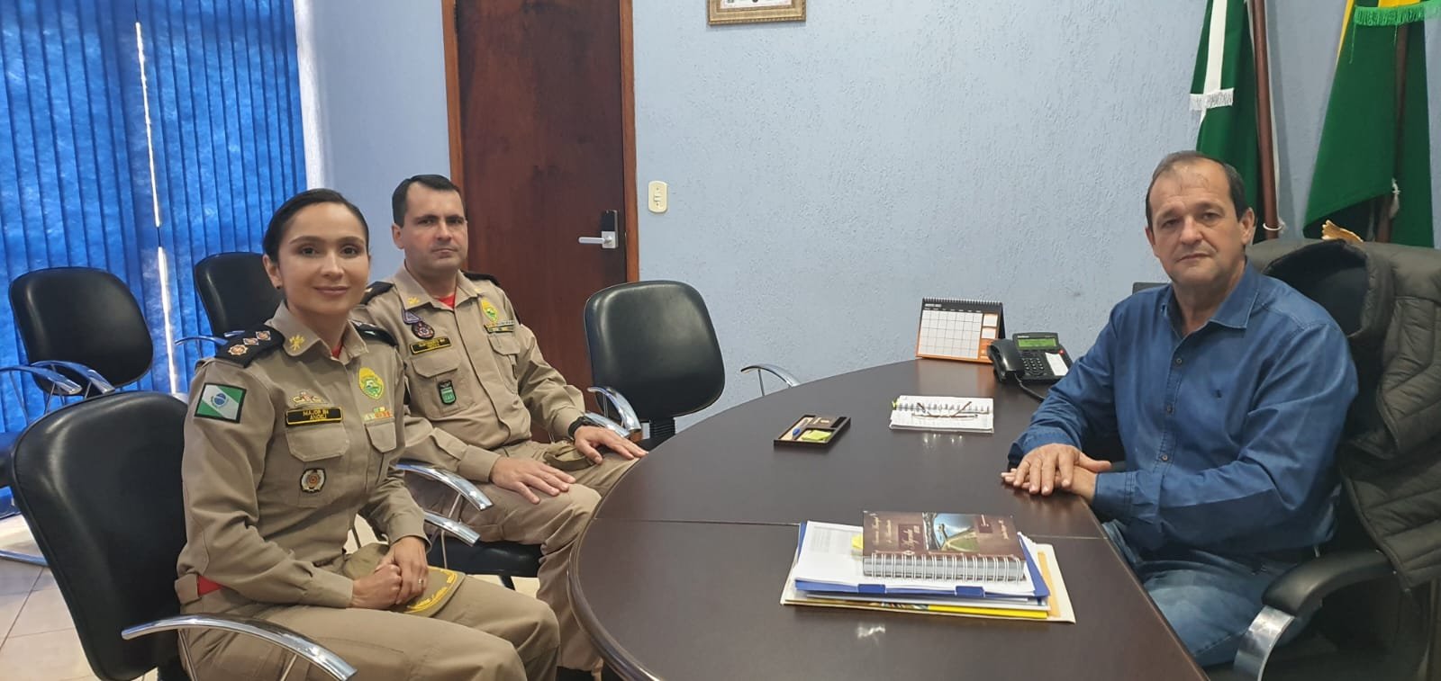 Prefeito recebe visita da Major Geovana Angeli Messias e o Comandante do 1° Subgrupamento de Bombei