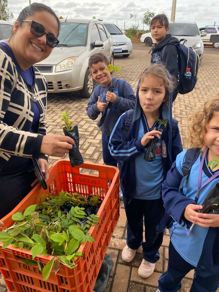 Projeto “Não jogue lixo, plante flores. Faça de Jardim Alegre, um alegre jardim! ”