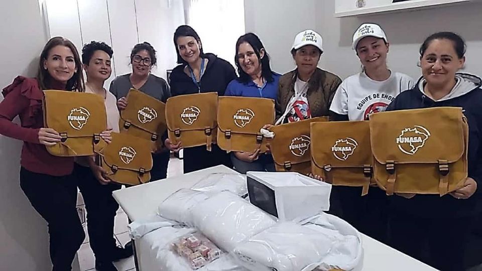 Entrega de bolsas e Equipamentos para equipe da Endemias saúde