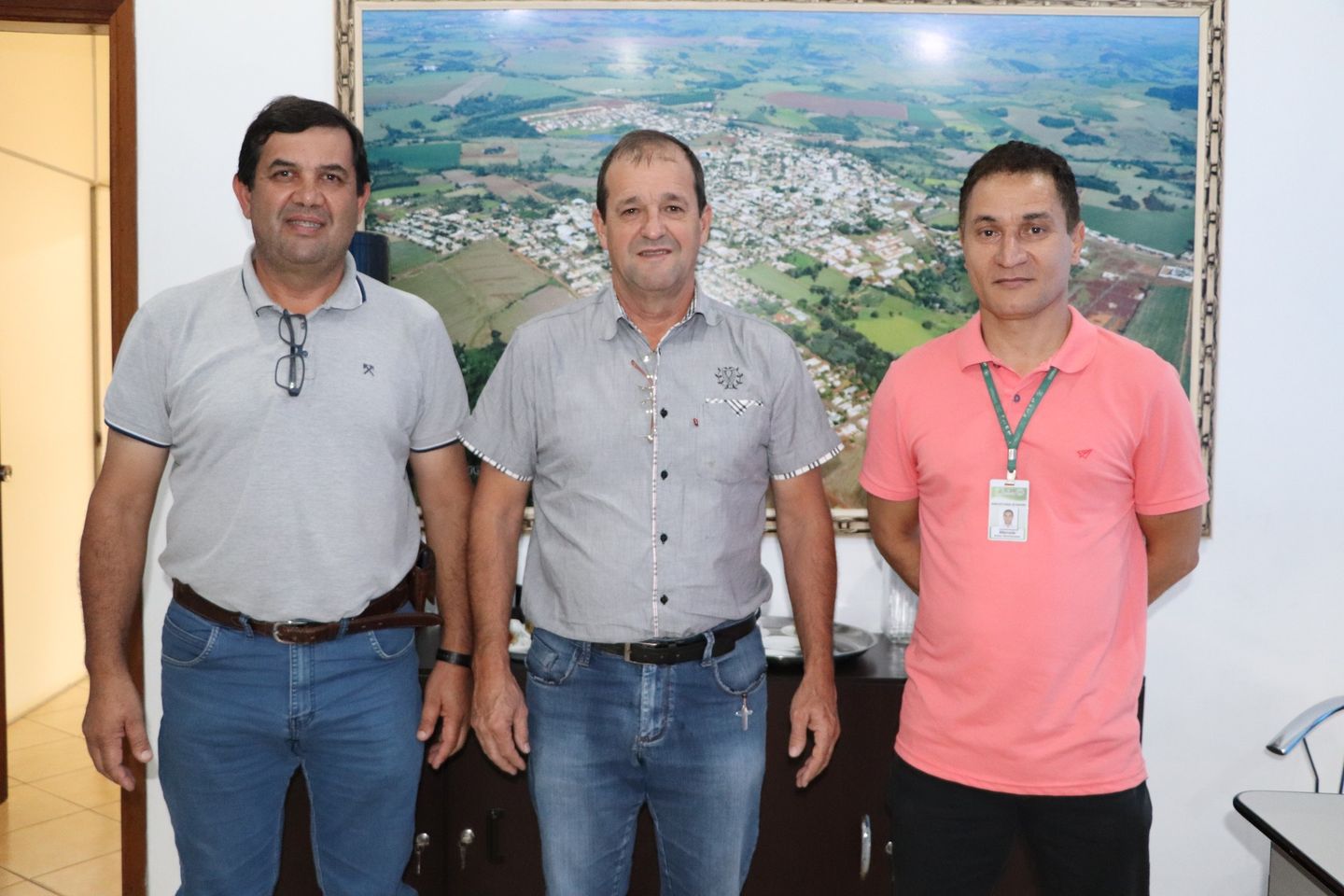 REPRESENTANTES DO SINDICATO PATRONAL DE IVAIPORÃ VISITAM O GABINETE DO PREFEITO MUNICIPAL JOSÉ ROB