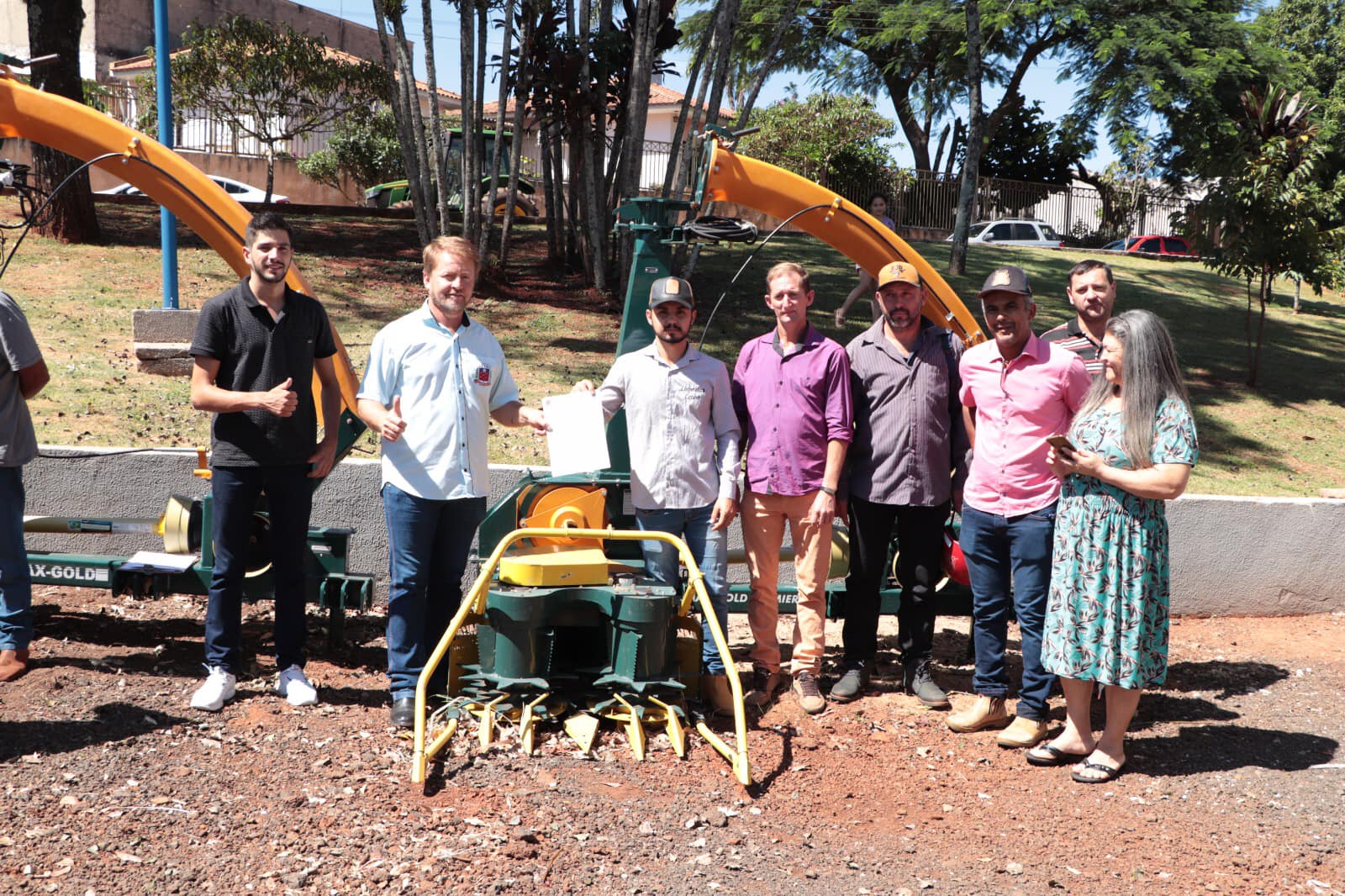 ENTREGA DOS IMPLEMENTOS AGRÍCOLAS AOS PRODUTORES RURAIS !