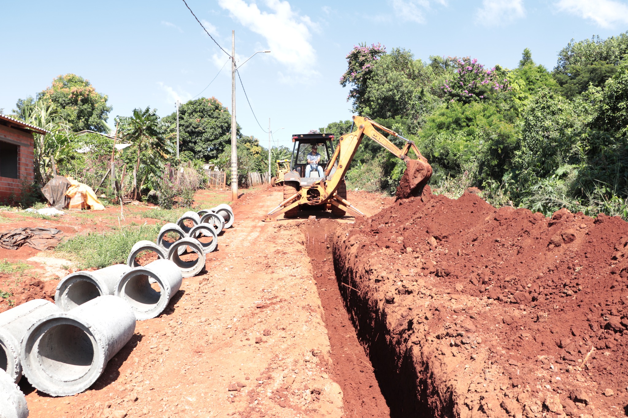 INÍCIO DAS OBRAS DE PAVIMENTAÇÃO EM PEDRAS POLIÉDRICAS NA BARRA PRETA!