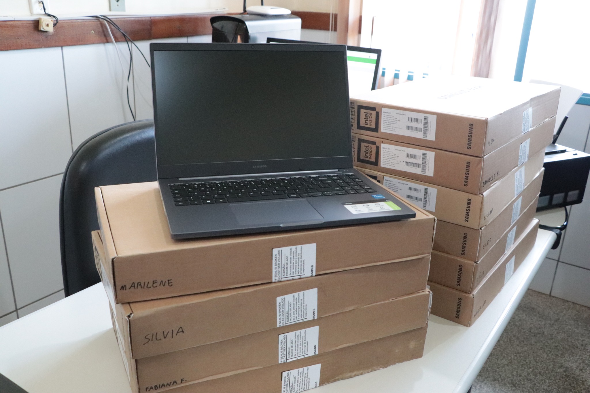 ENTREGA DE NOTEBOOKS AOS PROFESSORES MUNICIPAIS!