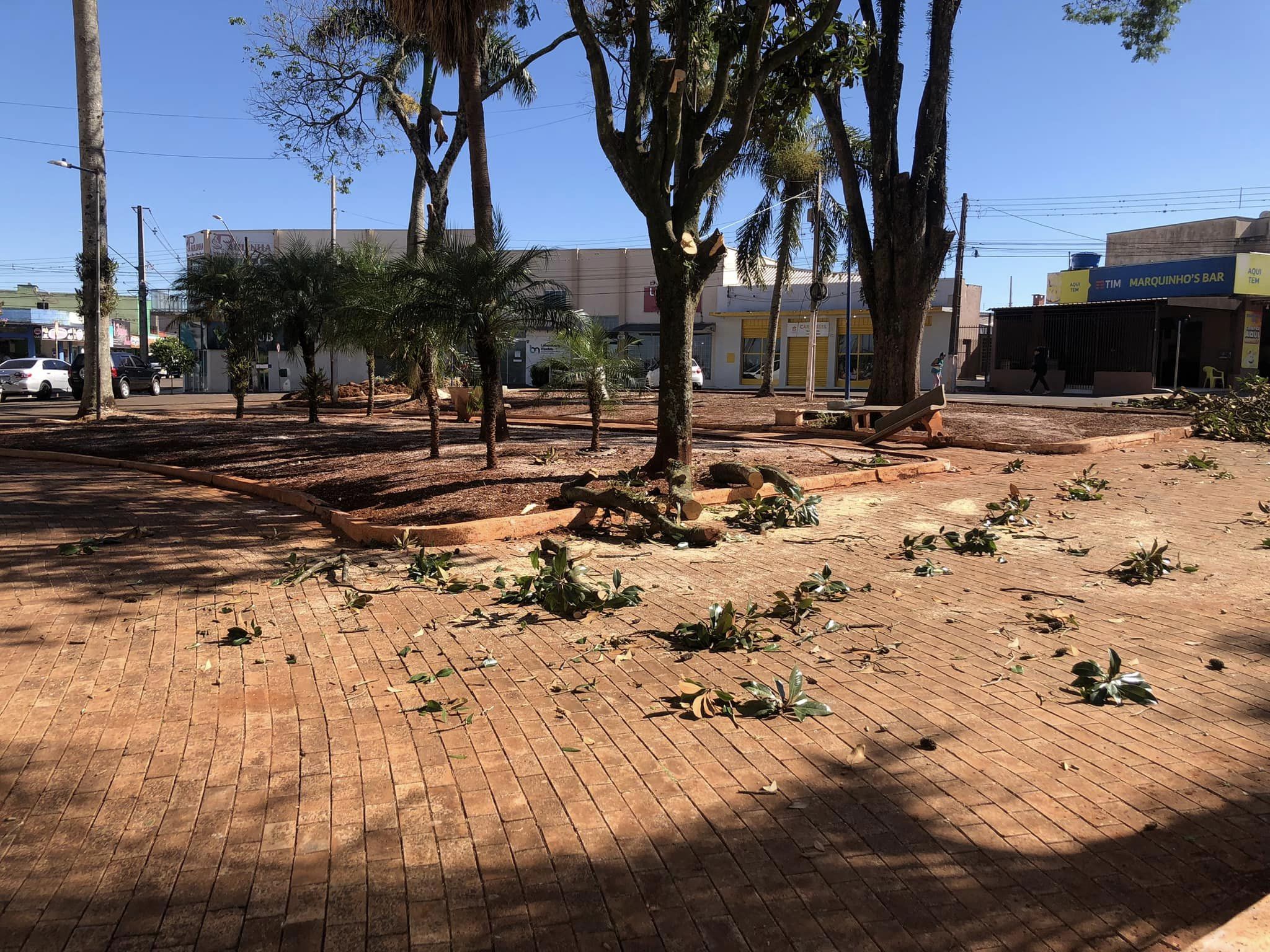 REVITALIZAÇÃO DA PRAÇA PADRE TADEU ZIENSKI - (Praça da Igreja Matriz)