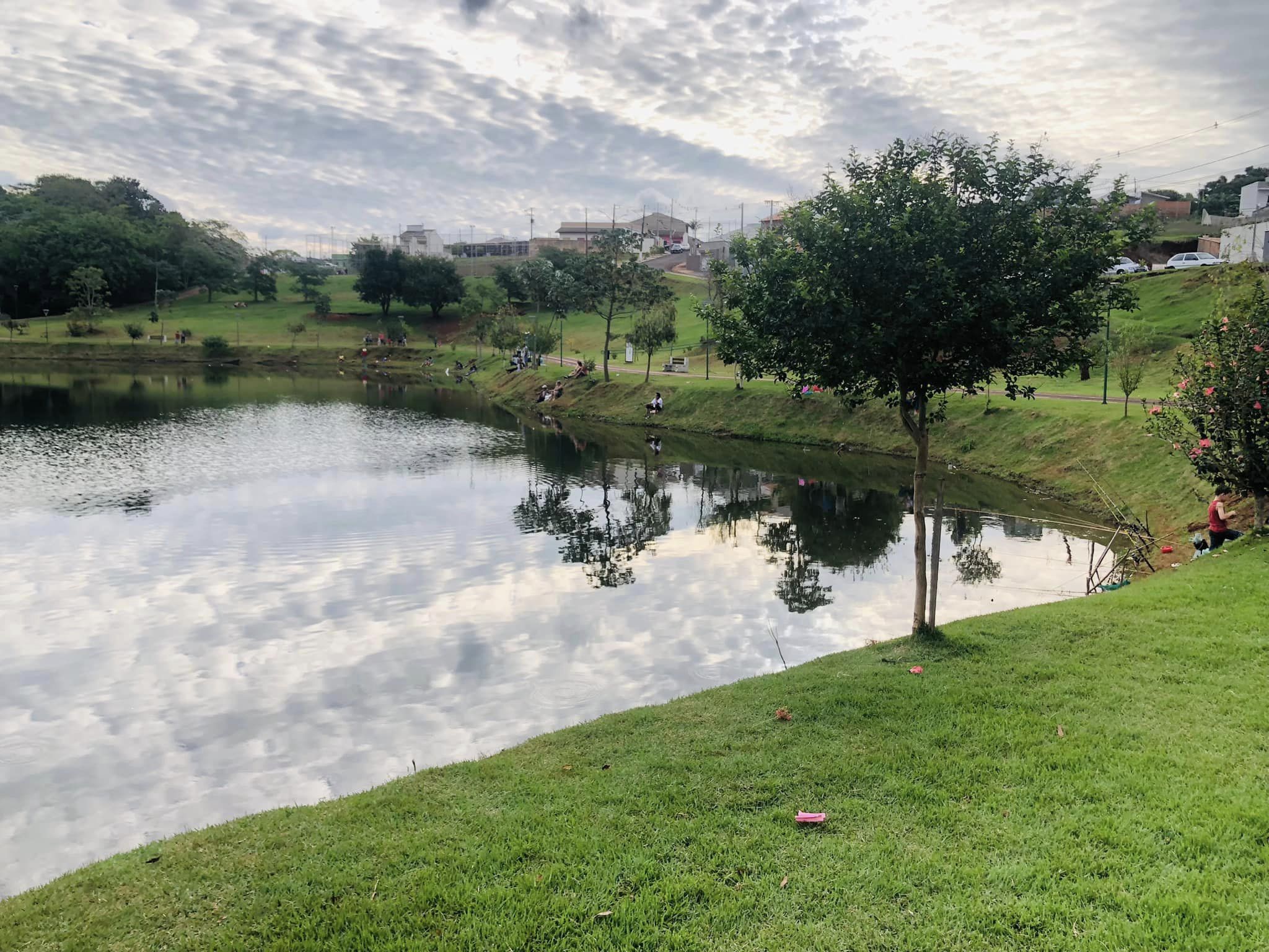 PESCA NO LAGO 