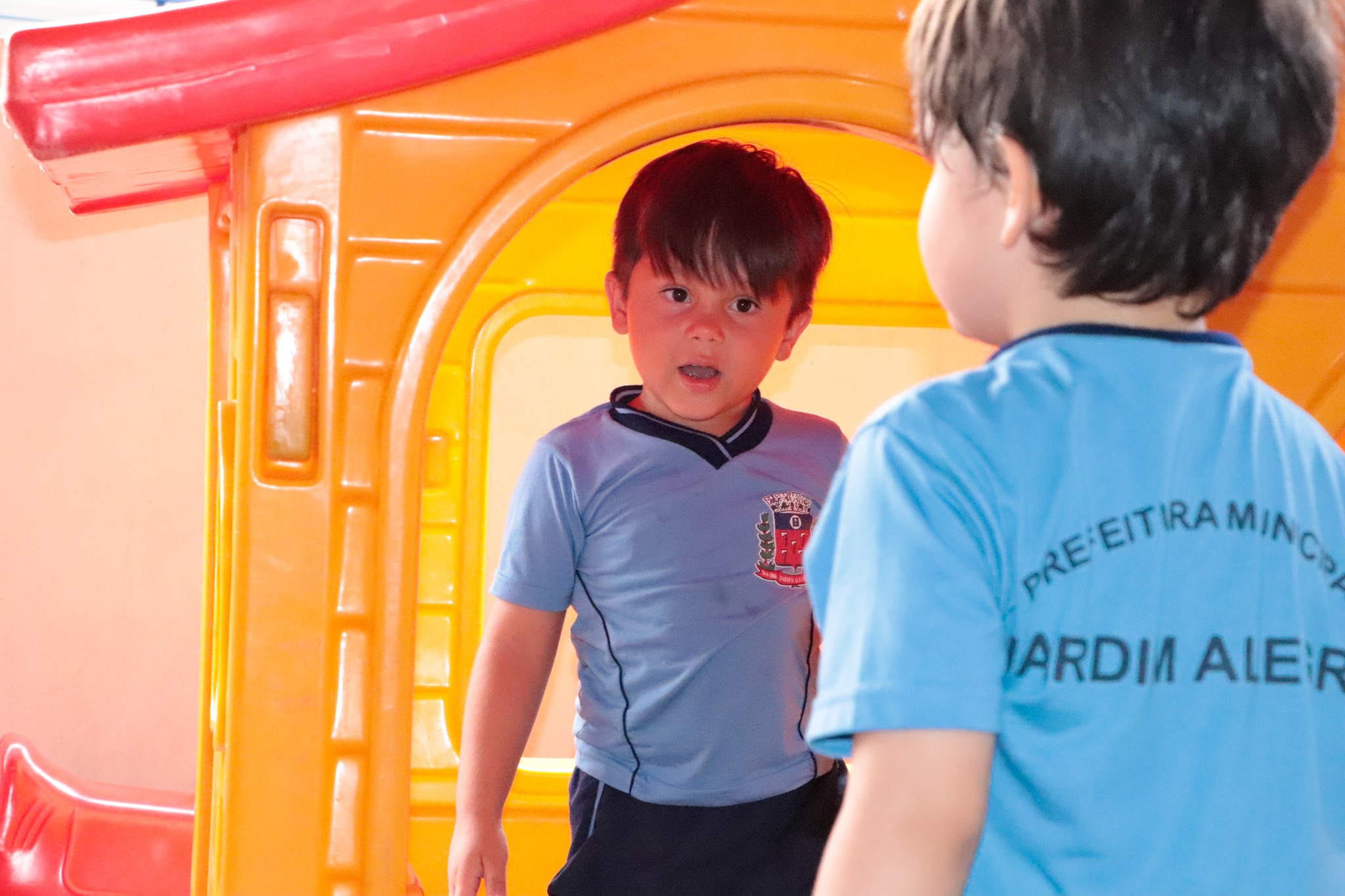 BRINQUEDOS INFLÁVEIS NAS ESCOLAS 