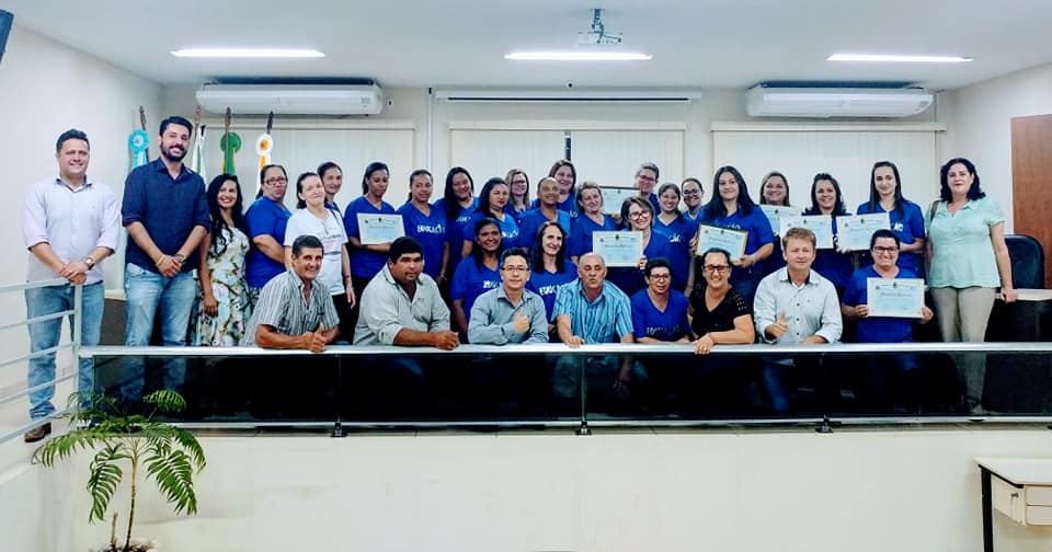 Moção de Aplausos aos Profissionais da Educação