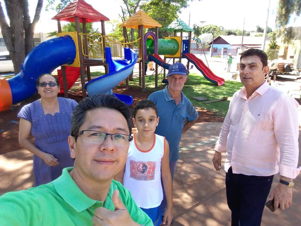 Instalação de mais um parquinho infantil