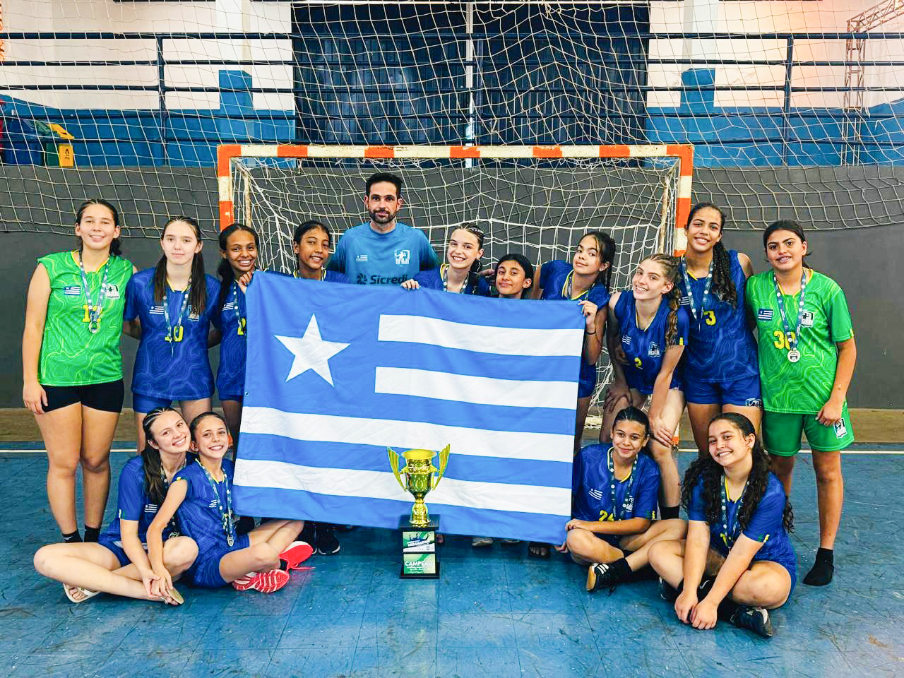 EQUIPE DE HANDEBOL FEMININO DE JARDIM ALEGRE SE CONSAGRA CAMPEÃ DA CHAVE OURO DO CAMPEONATO PARANAE