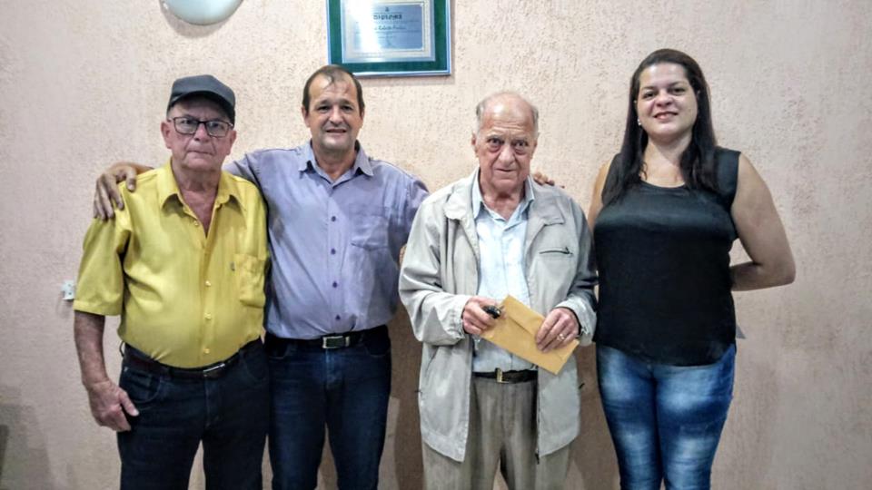 PREFEITO FURLAN RECEBE A VISITA DOS MAIS ANTIGOS SERVIDORES DA PREFEITURA DE JARDIM ALEGRE
