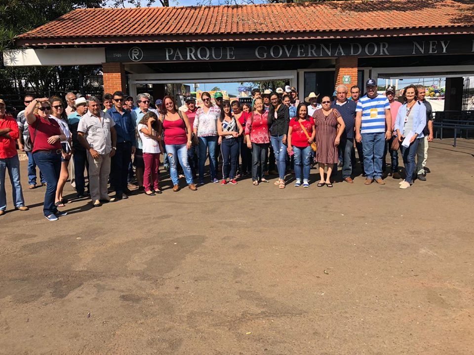 PREFEITURA LEVA AGRICULTORES À EXPO LONDRINA.