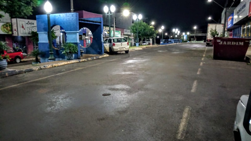 Prefeitura de Jardim Alegre instala luz de LED na Praça da Matriz, Praça D’Pedro ll e Praça Tia