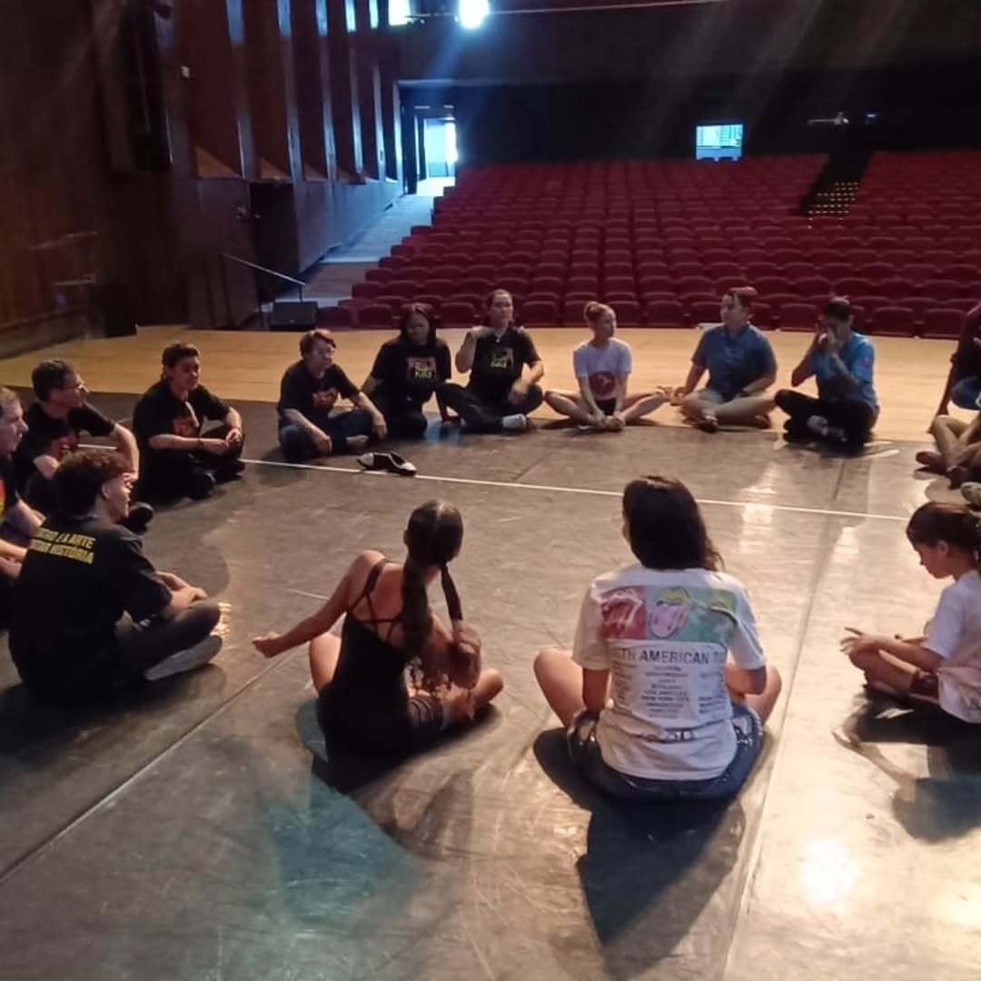 Visita ao teatro Reviver Magô e o teatro Calil Haddad - Maringá