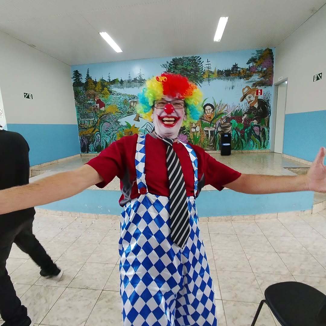 Casa da Cultura oferece atividade de palhaçaria à alunos da APAE de Jardim Alegre e Lidianópolis