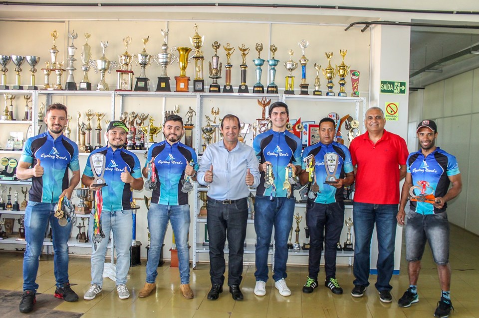 Prefeito Furlan e Secretario de esportes recebem atletas que se destacaram em diversas competições