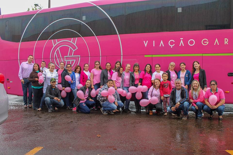 Secretaria de Saúde de Jardim Alegre realiza a carreata “Outubro Rosa”