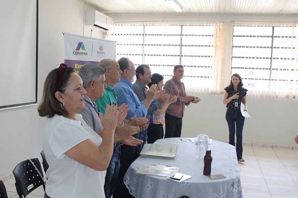 ENTREGA DAS PRIMEIRAS ESCRITURAS FEITAS PELA COHAPAR