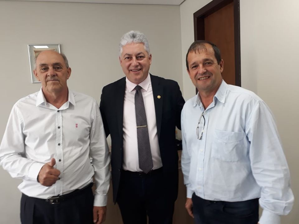 Prefeito juntamente com o Presidente da Câmara Municipal viajam à Curitiba a fim de viabilizar rec