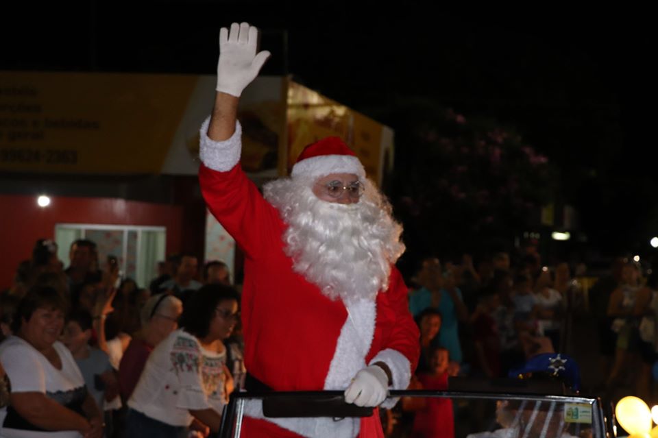 Chegada do Papai Noel em Jardim Alegre