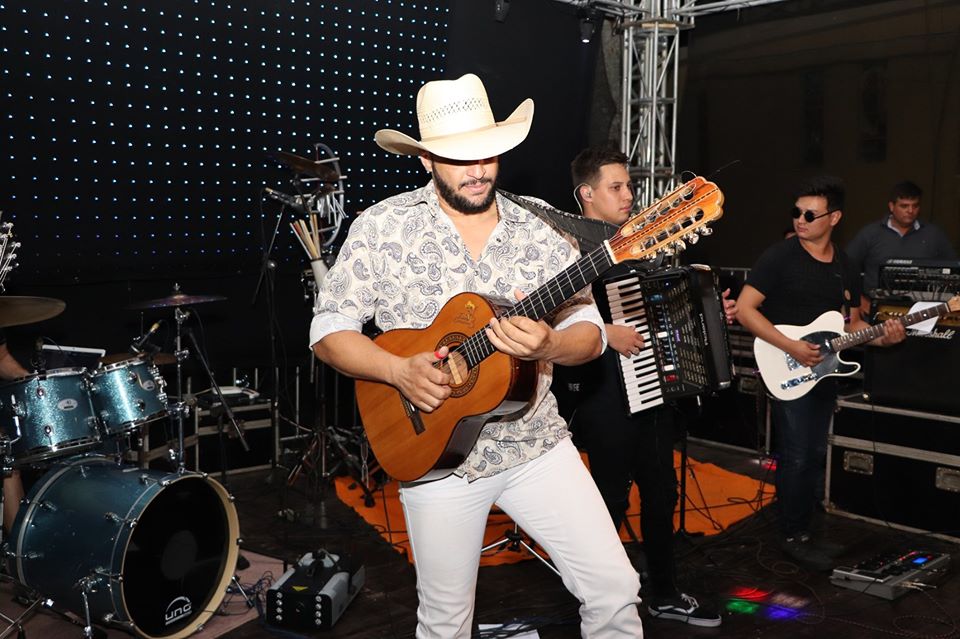 Recebemos na nossa cidade Show com Thiago Viola
