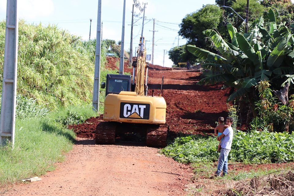Prefeitura de Jardim Alegre inicia obras de pavimentação na Rua Castelo Branco