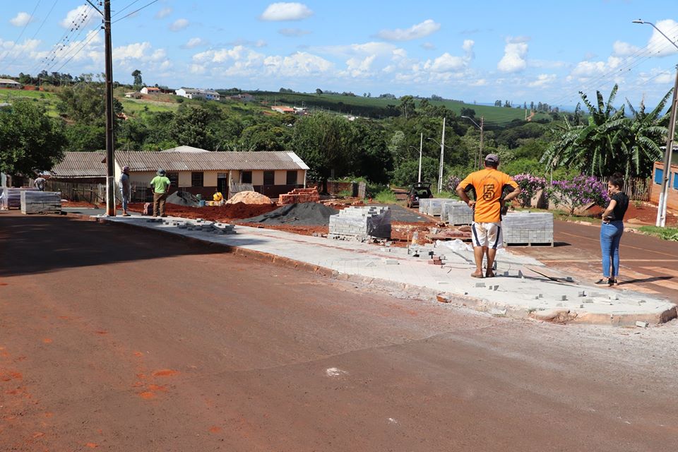 Prefeitura de Jardim Alegre a inicia a construção de uma Praça na comunidade do Glorinha Reck