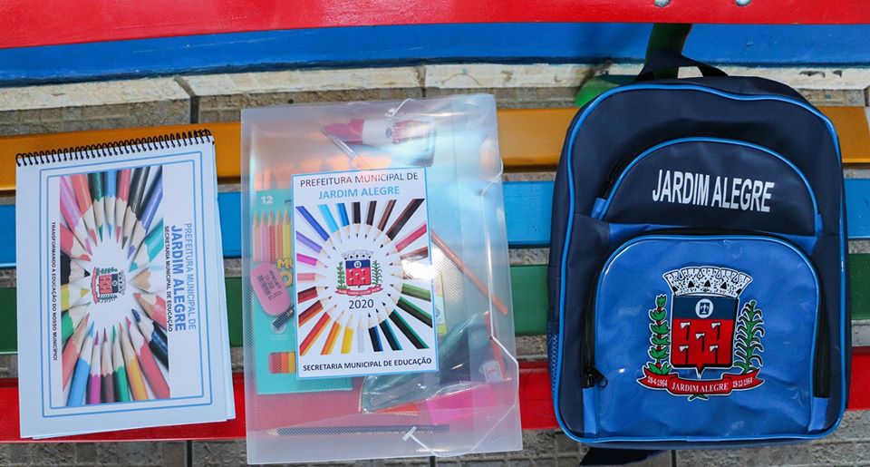 Prefeitura de Jardim Alegre inicia a entrega dos Kits Escolares nas escolas Municipais
