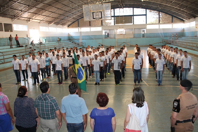 Entrega do Certificado de Dispensa de Incorporação (CDI) para Jardim Alegre.