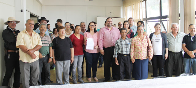 Deputado Artagão Junior assina convênio