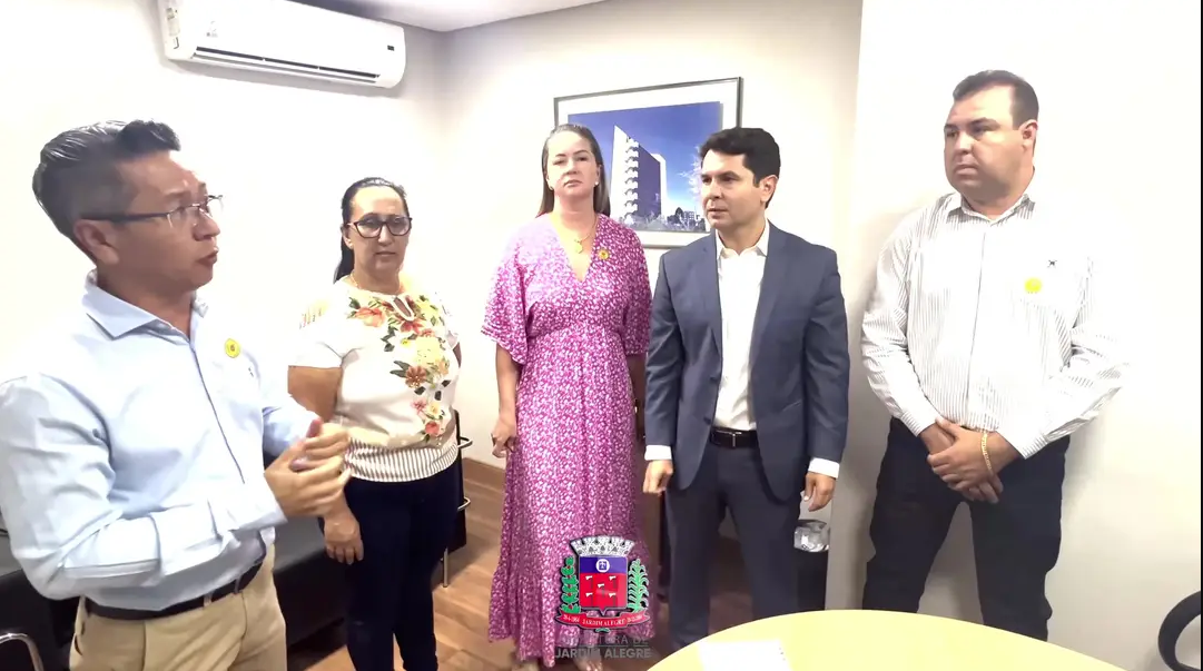 EM BUSCA DE MAIS RECURSOS PARA JARDIM ALEGRE - VISITA AO GABINETE DO DEPUTADO ESTADUAL ALEXANDRE CUR