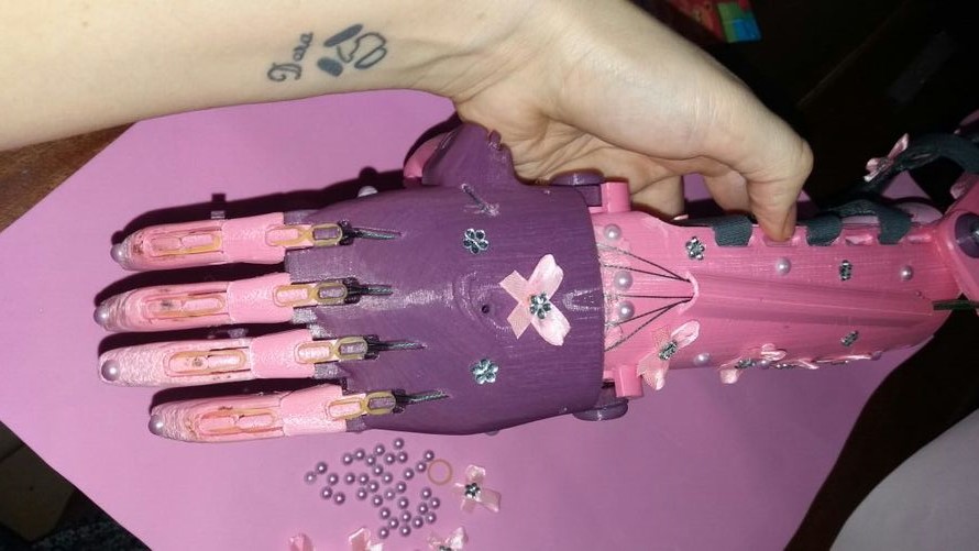 Alunos  de Jardim Alegre desenvolvem próteses em impressora 3D para doação. A notícia ganhou des